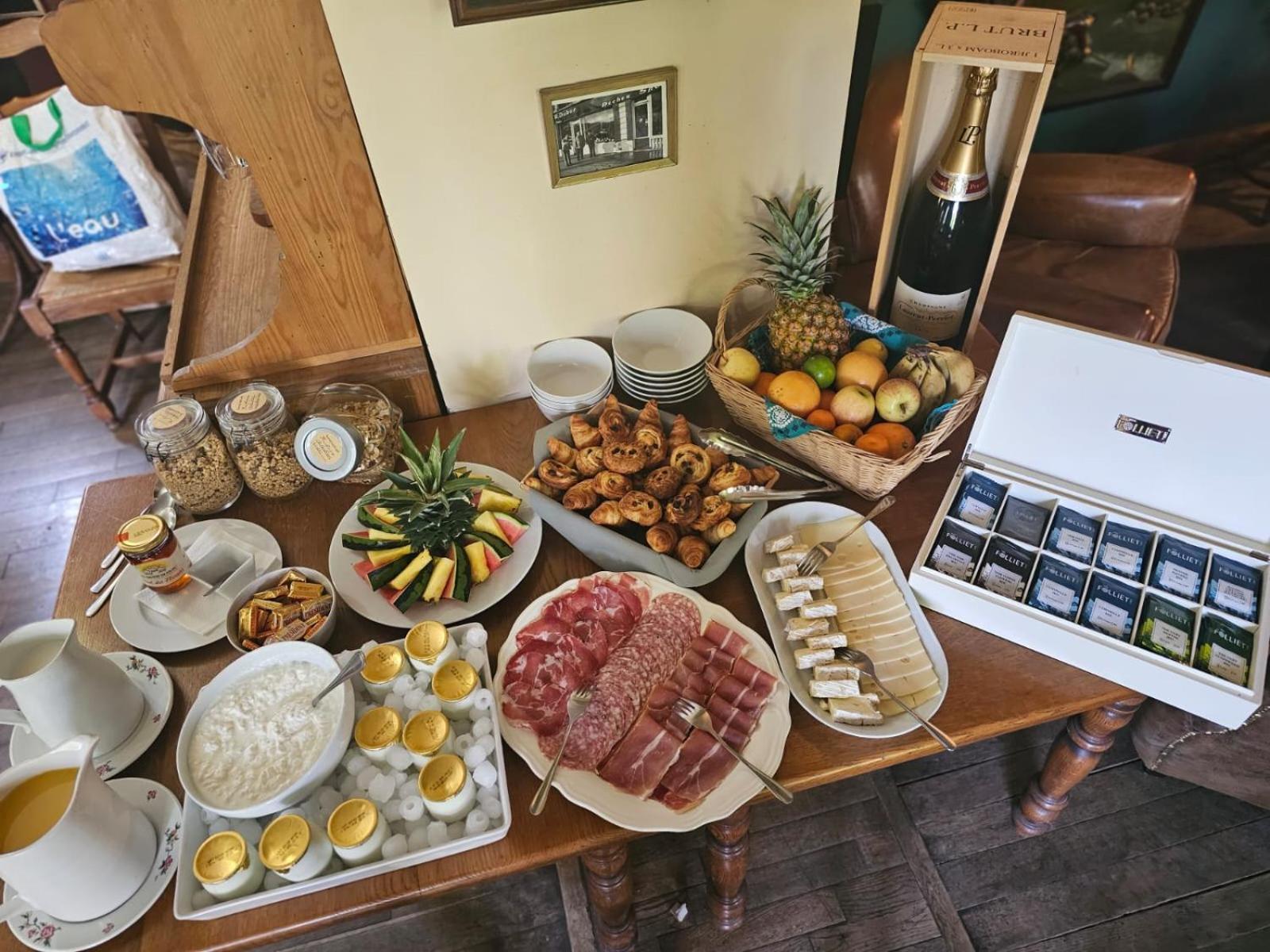 Lodge Hotel De Sommedieue Verdun Екстериор снимка
