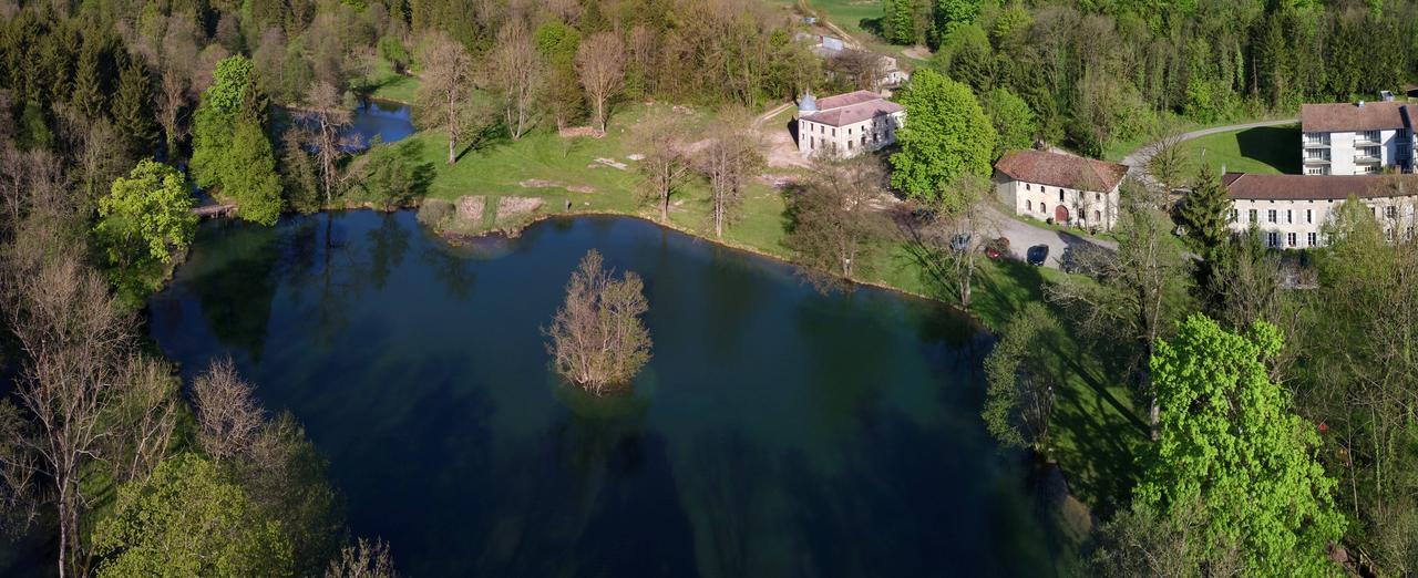 Lodge Hotel De Sommedieue Verdun Екстериор снимка